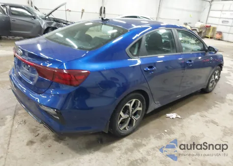 2021 Kia Forte Lxs z USA, uszkodzony, nr VIN 3KPF24AD7ME387673